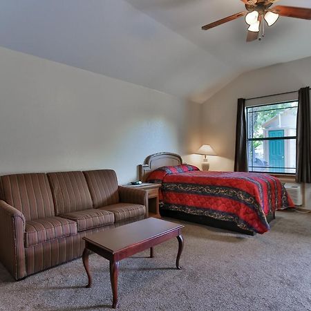 Brush Country Lodge Pleasanton Exterior foto