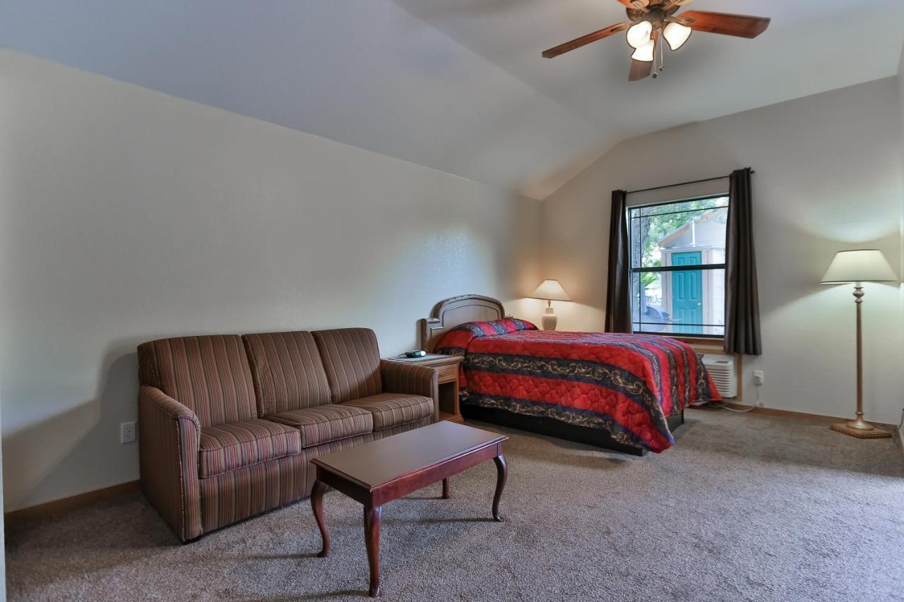 Brush Country Lodge Pleasanton Exterior foto